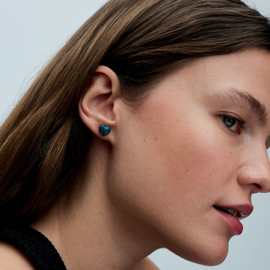 Brincos coração verde opalescente